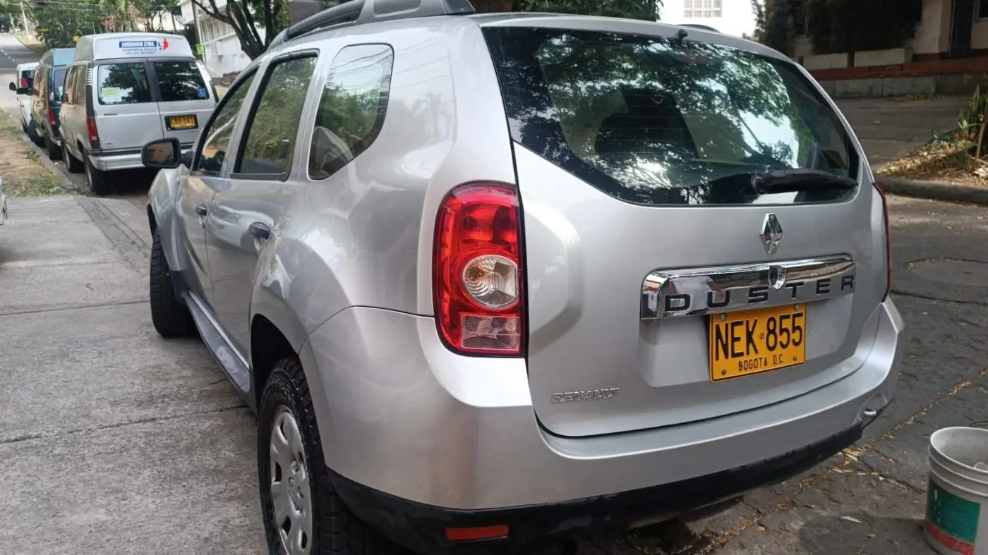 RENAULT DUSTER