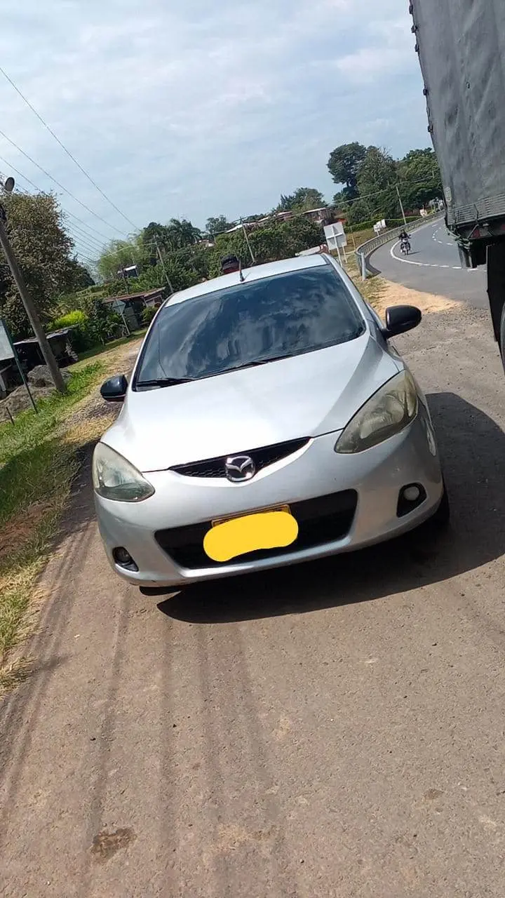 Mazda 2 2010