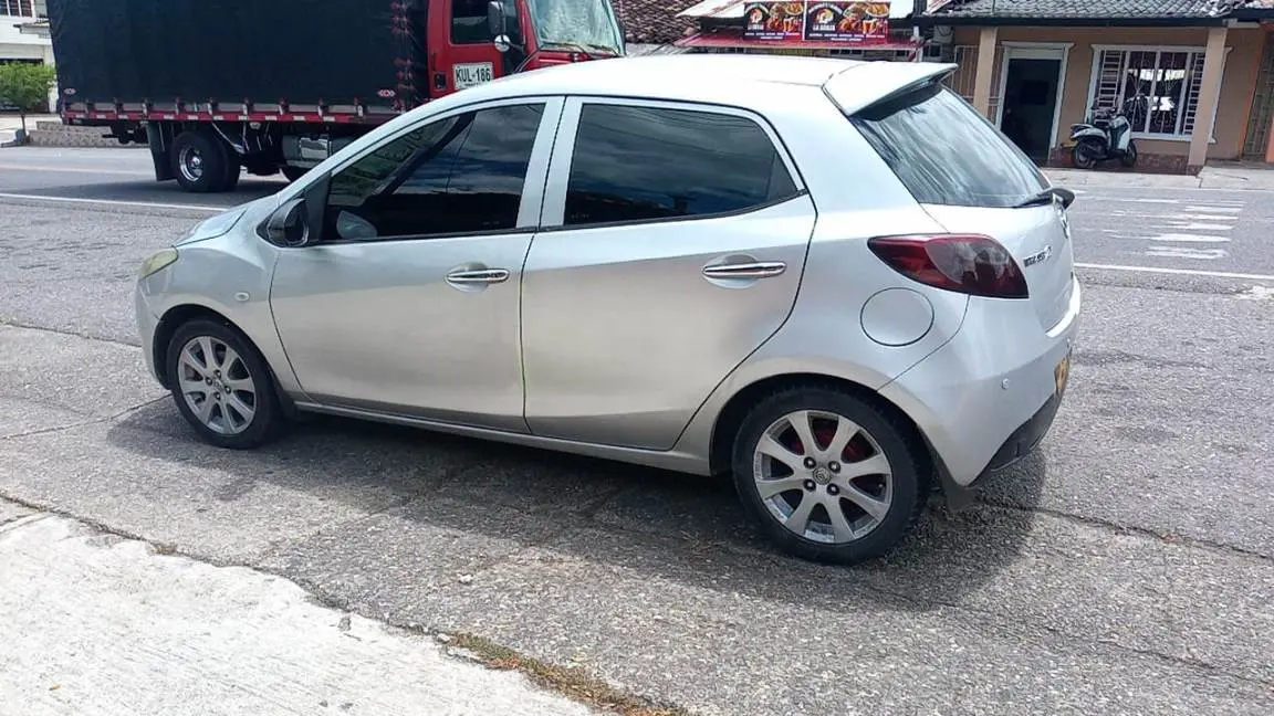 Mazda 2 2010